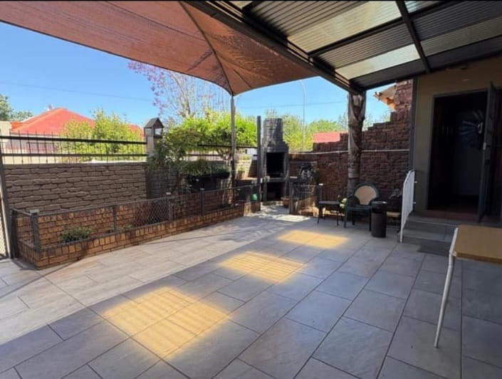 3 Bedroom Property for Sale in Riviera Northern Cape